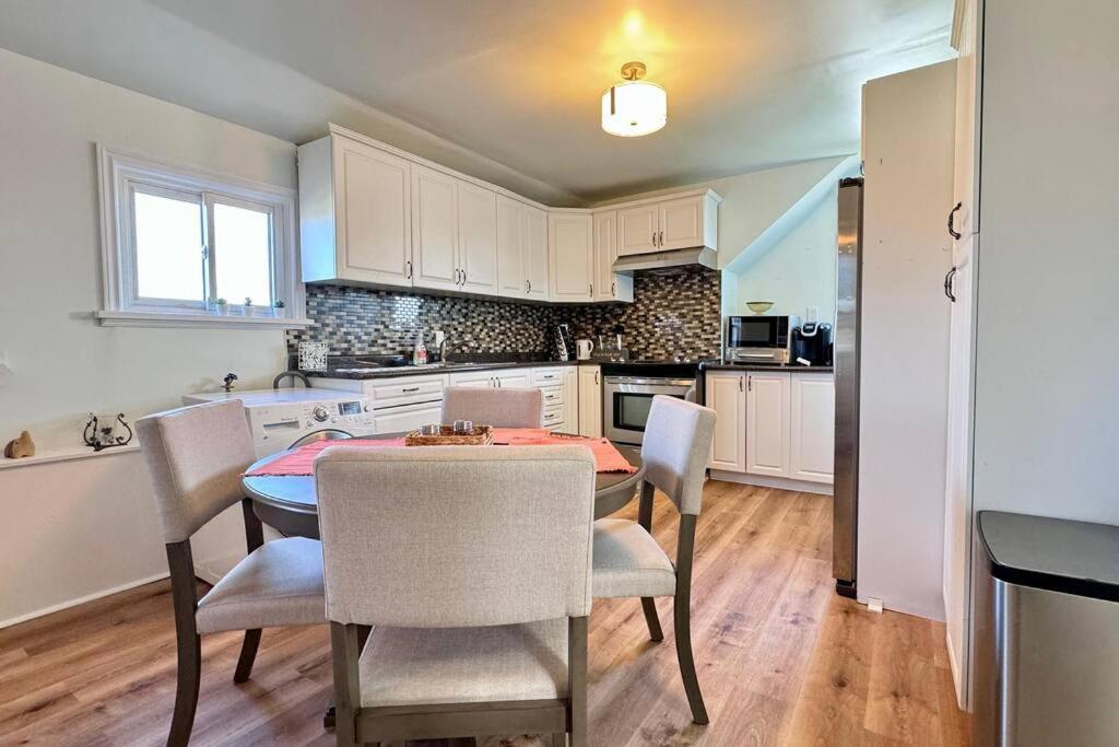 Near The Falls Two Bedroom - 5 Min Walk To Clifton Καταρράκτες του Νιαγάρα Εξωτερικό φωτογραφία
